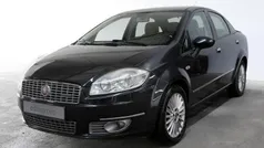 Preto Usado 2009 Fiat Linea Sedan | € 2.990 (Preço justo)