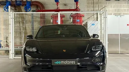 Preto Usado 2024 Porsche Taycan Sedan | € 84.990 (Preço justo)