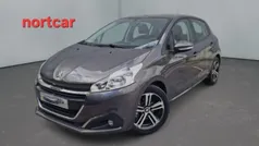 Usado 2018 Peugeot 208 Style Citadino | € 12.500 (Preço justo)