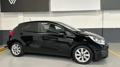 Preto Usado 2015 Kia Rio | € 9.490 (Preço justo)