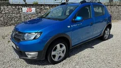 Azul Usado 2015 Dacia Sandero Stepway Citadino | € 10.650 (Preço justo)