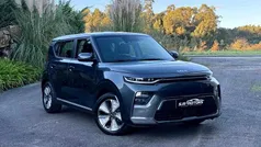 Cinza Usado 2022 Kia Soul EV SUV | € 21.900 (Preço justo)