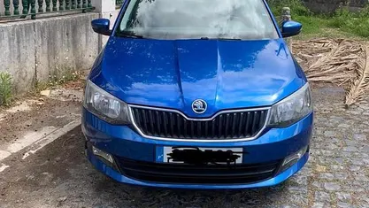Azul Usado 2015 Skoda Fabia Citadino | € 8.830 (Bom preço)