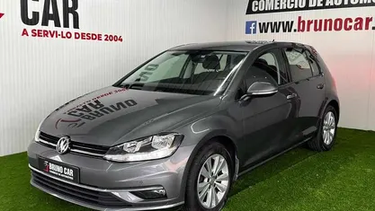 Usado VW Golf VII 110 HP (80 kW) 2018 Cinzento Citadino