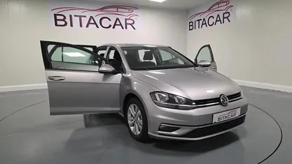 Usado VW Golf VII 115 HP (84 kW) 2018 Cinzento