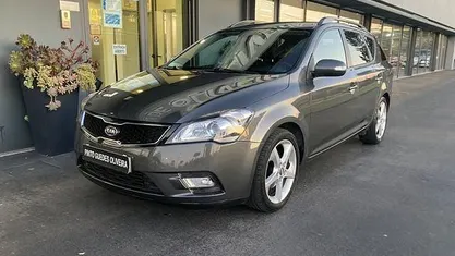 Cinzento Usado 2012 Kia Ceed Sportswagon Carrinha | € 7.900 (Preço justo)