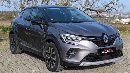 Usado Renault Captur Intens 100 HP (73 kW) 2022 Cinza SUV