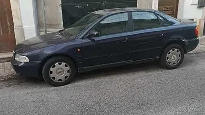 Preto Usado 1998 Audi A4 Sedan | € 2.000