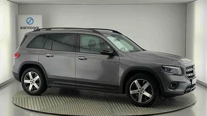 Cinzento Usado 2022 Mercedes 200 | € 41.490 (Bom preço)