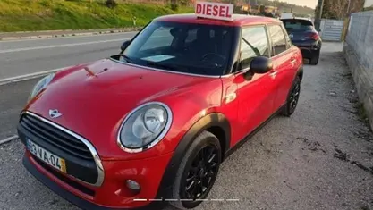 Usado Mini One D 95 HP (69 kW) 2018 Vermelho Citadino
