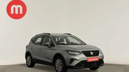 Cinzento Usado 2024 Seat Arona Style SUV | € 20.499 (Preço justo)