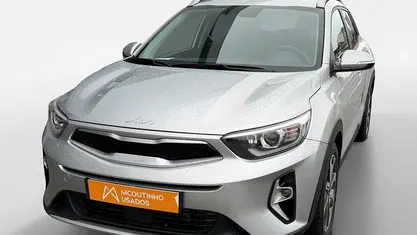 Cinza Usado 2024 Kia Stonic SUV | € 19.408 (Bom preço)