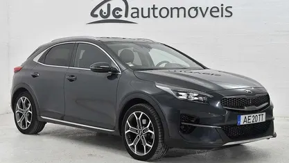 Usado Kia XCeed 136 HP (100 kW) 2020 Cinza SUV