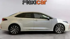 Branco Usado 2022 Toyota Corolla Sedan | € 23.990 (Preço justo)