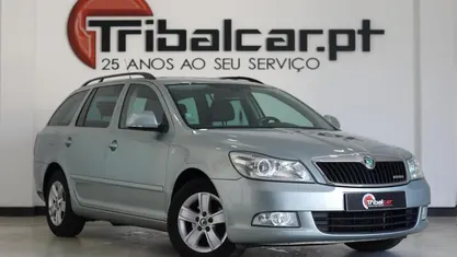 Cinzento Usado 2012 Skoda Octavia GreenLine Carrinha | € 7.900 (Preço justo)