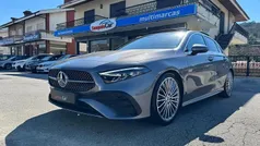 Cinza Usado 2023 Mercedes A200 AMG line Citadino | € 33.990 (Preço justo)