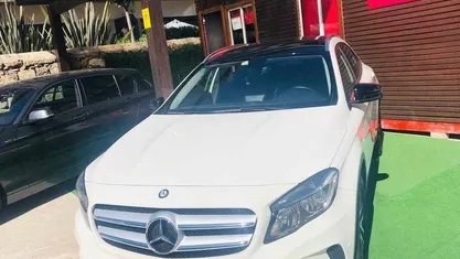 Branco Usado 2014 Mercedes GLA200 AMG line SUV | € 20.000 (Preço justo)