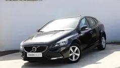 Preto Usado 2018 Volvo V40 Kinetic Carrinha | € 17.200 (Preço justo)