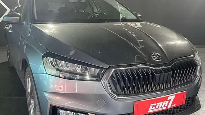 Cinza Usado 2024 Skoda Fabia Ambition | € 16.990 (Bom preço)