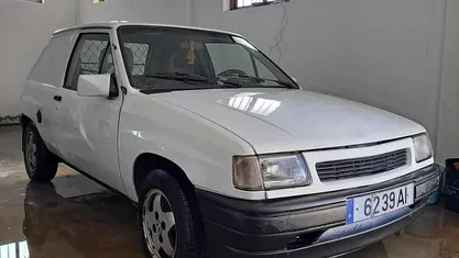 Usado Opel Corsa 50 HP (36 kW) 1992 Citadino
