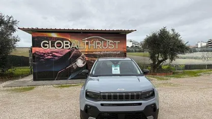 Cinzento Usado 2025 Jeep Avenger SUV | € 23.500 (Preço justo)