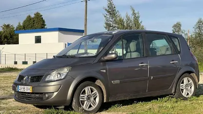 Usado Renault Scénic II Authentique 80 HP (58 kW) 2004 Cinzento Monovolume