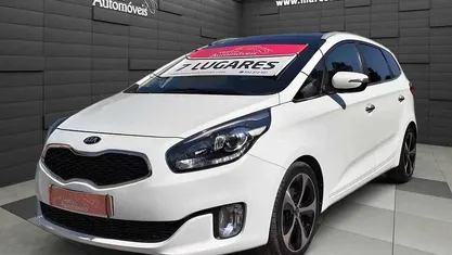 Branco Usado 2016 Kia Carens Monovolume | € 10.850 (Preço justo)