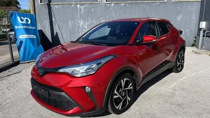 Usado Toyota C-HR Luxury 122 HP (89 kW) 2022 Vermelho SUV