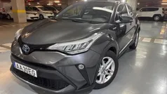 Cinza Usado 2020 Toyota C-HR Comfort SUV | € 26.900 (Preço justo)