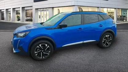 Azul Usado 2022 Peugeot e-2008 Allure SUV | € 21.740 (Preço justo)