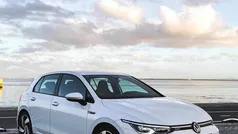 Branco Usado 2021 VW Golf VIII | € 33.000 (Preço justo)