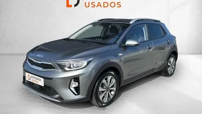 Usado Kia Stonic 84 HP (61 kW) 2025 Cinza SUV