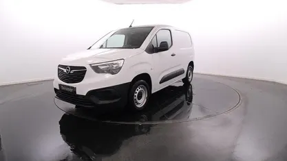 Branco Usado 2023 Opel Combo Monovolume | € 19.900 (Preço justo)
