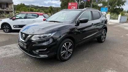 Usado Nissan Qashqai Style Edition 115 HP (84 kW) 2020 Preto SUV