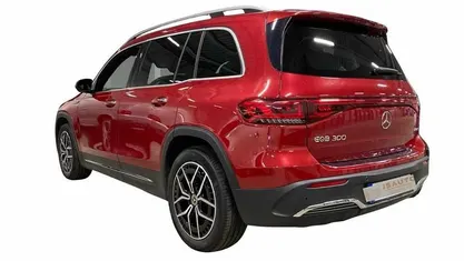 Vermelho Usado 2022 Mercedes EQB300 SUV | € 35.950