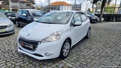 Usado 2015 Peugeot 208 Active Citadino | € 7.499 (Bom preço)
