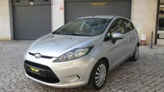 Cinza Usado 2010 Ford Fiesta Trend Citadino | € 5.000 (Preço justo)