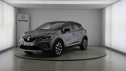 Cinzento Usado 2024 Renault Captur Techno SUV | € 21.990 (Preço justo)