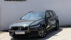 Verde Usado 2022 Volvo V60 Momentum Carrinha | € 33.800 (Preço justo)