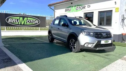 Usado Dacia Sandero Extreme 101 HP (74 kW) 2020 Cinzento Citadino