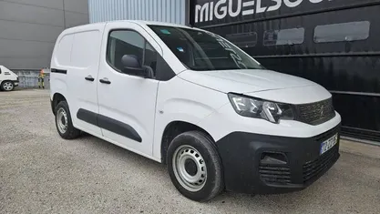 Branco Usado 2020 Peugeot Partner Monovolume | € 12.500 (Bom preço)