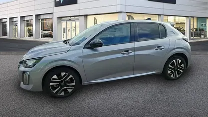 Cinzento Usado 2025 Peugeot 208 Allure Citadino | € 22.490 (Preço justo)