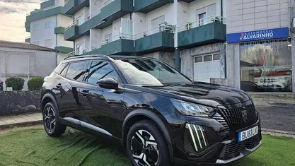 Usado Peugeot 2008 Allure 136 HP (100 kW) 2025 SUV