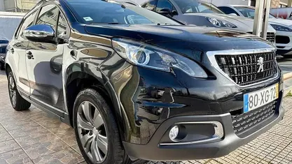 Usado Peugeot 2008 82 HP (60 kW) 2018 Vermelho SUV