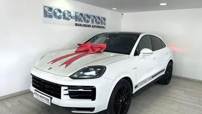 Branco Usado 2023 Porsche Cayenne SUV | € 114.900 (Preço justo)