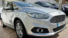 Cinzento Usado 2016 Ford S-MAX S Monovolume | € 19.950 (Preço justo)