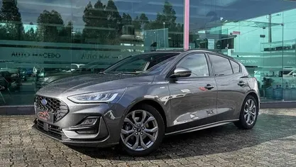 Usado Ford Focus 125 HP (91 kW) 2023 Cinzento