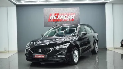 Usado Seat Leon 116 HP (85 kW) 2022 Preto Citadino