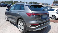 Cinzento Usado 2022 Audi Q4 e-tron Ambiente SUV | € 32.900 (Super Preço)