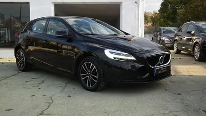 Preto Usado 2019 Volvo V40 | € 16.250 (Preço justo)